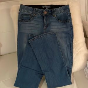 Wit & Wisdom light wash, super soft denim. Size 6.